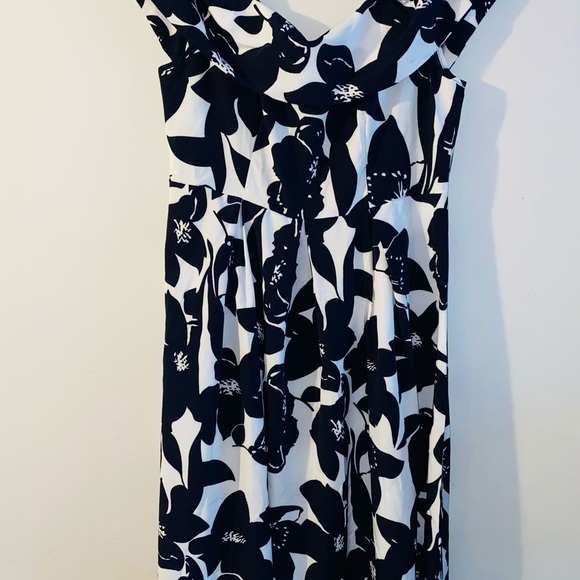 New Beautiful black and white dress - Picture 8 of 8